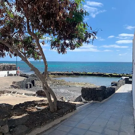 Cerca De Piscinas Naturales * Punta Mujeres